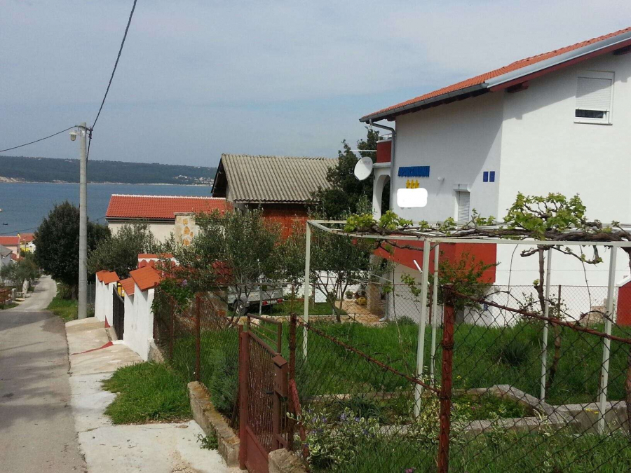 Neuwertiges Ferienhaus mit 4 Apartments/Wohnungen - 30 km zum Airport Zadar - 250m zum Strand - InkedAussenbereich1_LI