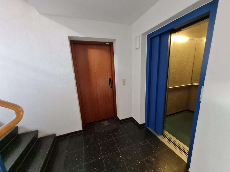 Modernes Wohnen in beliebter Wohnlage Stuttgart-Mitte/West - stufenlos, hell, komfortabel! - Aufzug neben der Wohnungstür